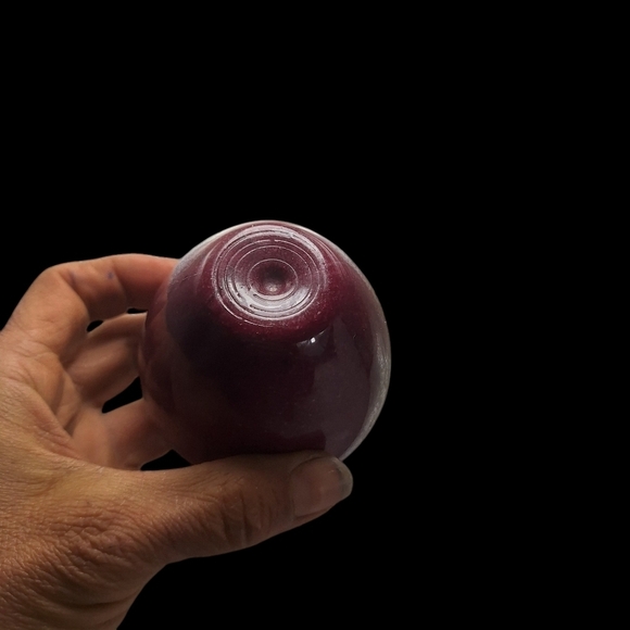 Vintage  1960’s Marble Alabaster Red Apple Paperweight With Brass Leaf Stem - Picture 4 of 10